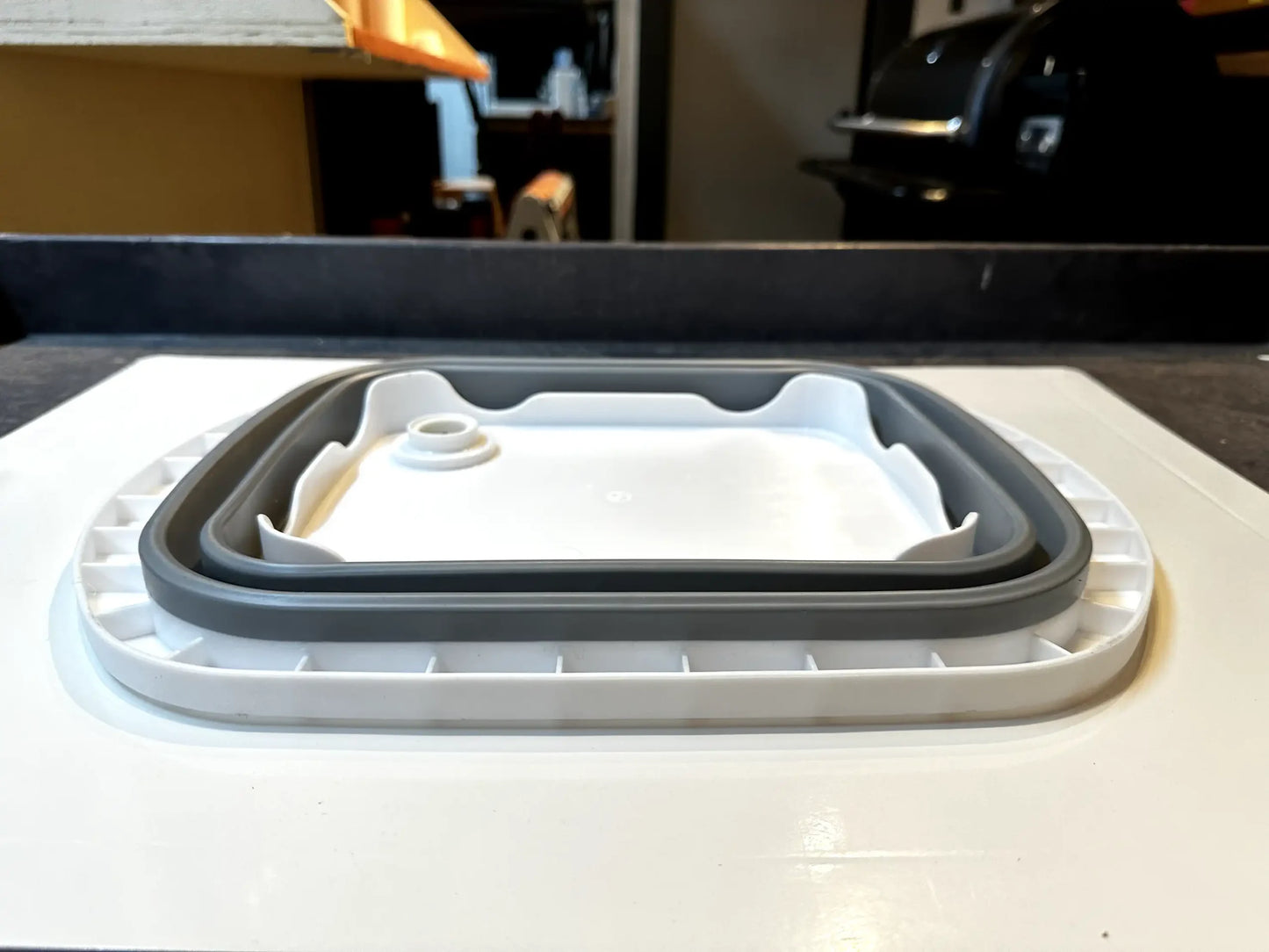 BGP Collapsible Tub With Cutting Board